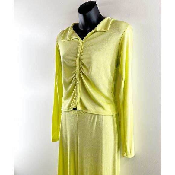 Boohoo Long Sleeve Button Up Shirt and Matching Wide Leg Pants Butter Yellow 8 - Picture 5 of 10